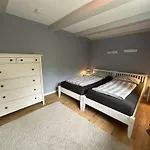 With 3 Bedrooms Semesterbostad *
