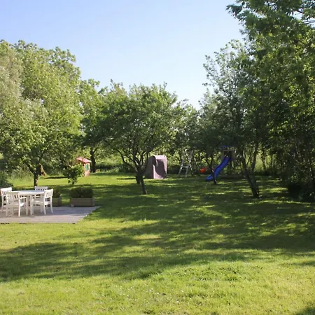 With 3 Bedrooms Vakantiehuis Osterhever
