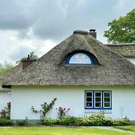 With 3 Bedrooms Osterhever