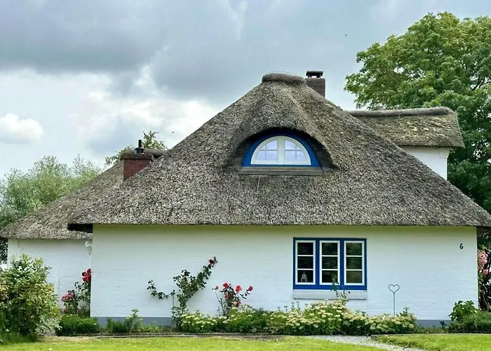 With 3 Bedrooms Osterhever