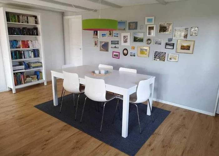 With 3 Bedrooms Osterhever